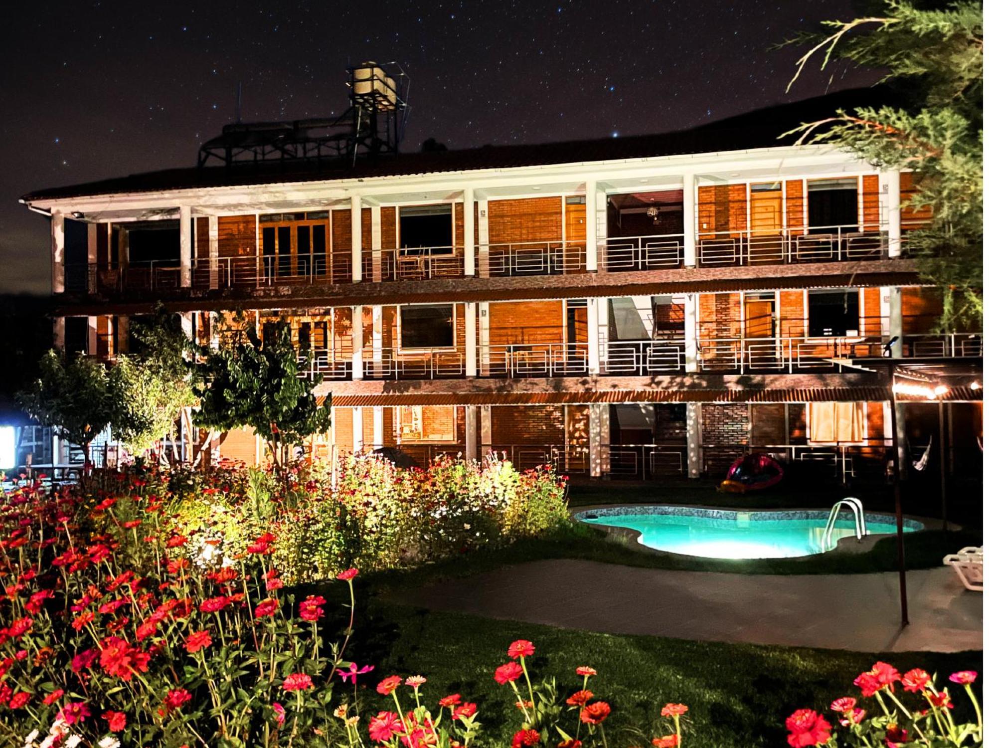 Runaway Eco Hotel Carhuaz Exterior photo